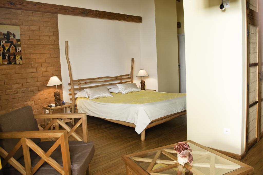 Hotel Restaurant Le Combava Antananarivo Cameră foto